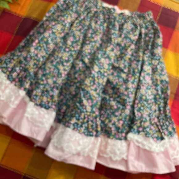 Vintage Pitchfork Lace Skirts - Picture 2 of 10